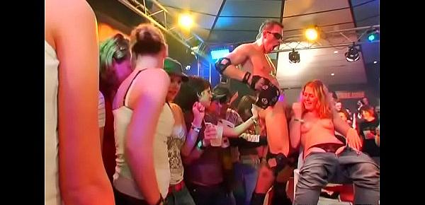 Drunk cheeks sucking knob in club